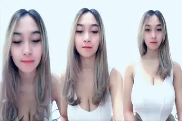 Bokep Indo Ulyaaa Host Live Dada Jumbo Montok poster