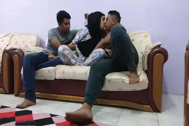 Bokep Jilbab Tante Selingkuh Dengan Pemuda Di Hotel poster