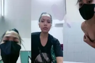 Bokep Live Host Bugil Mandi Ganas poster